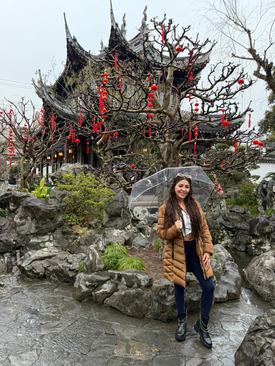 Lizette en el Jardín Yu, Shanghái, China