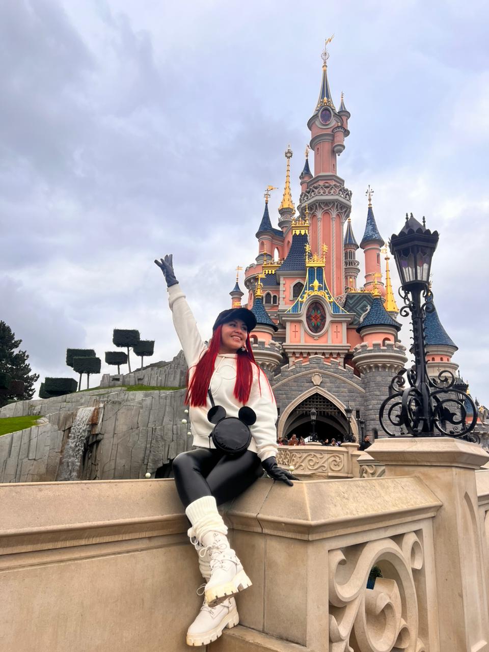 Lizette en Disneyland Paris, Francia