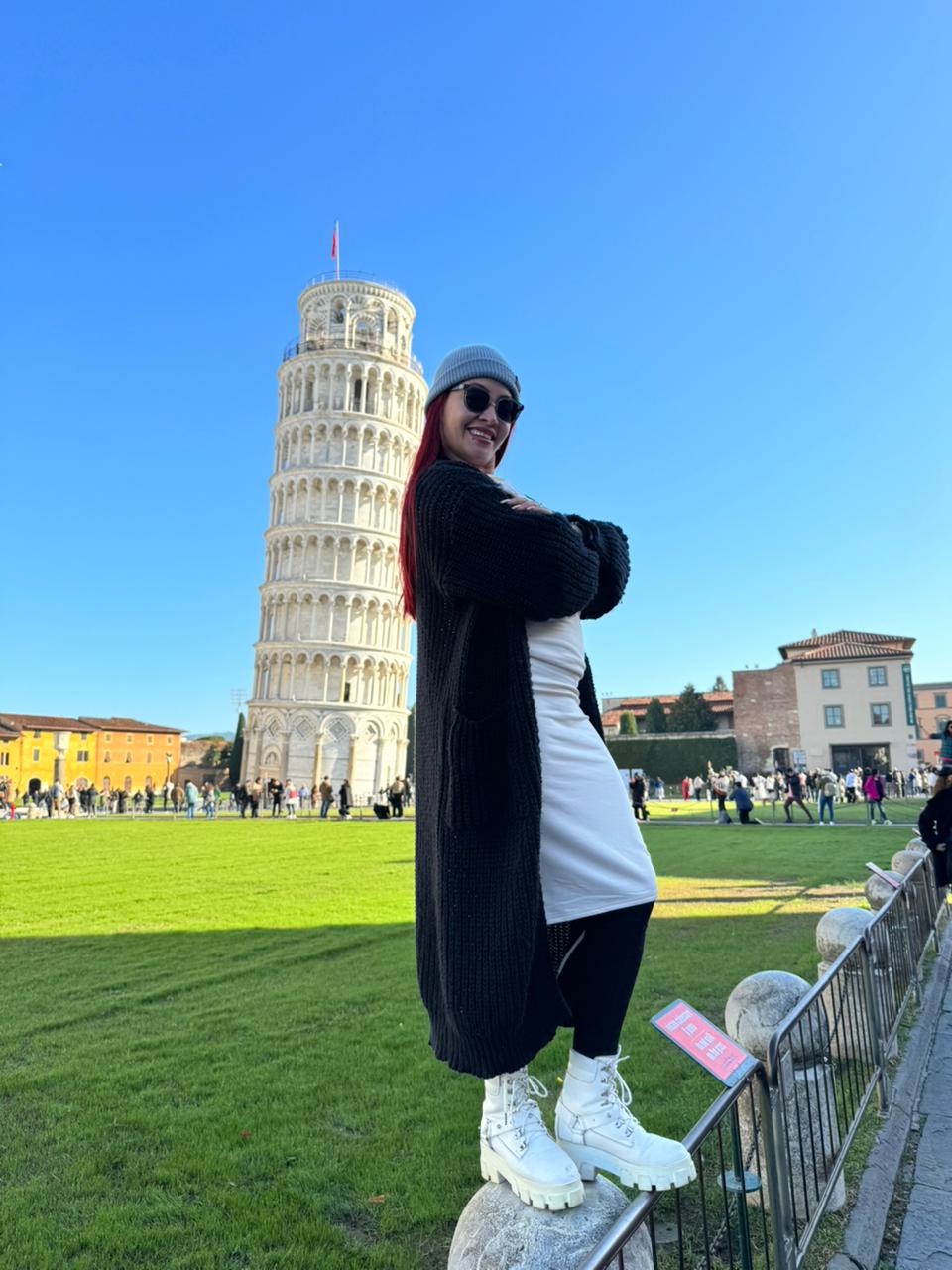 Lizette en la Torre de Pisa, Italia